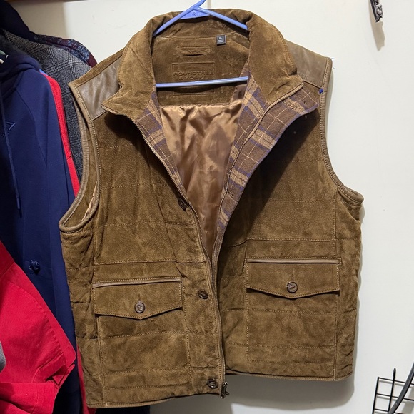 Roundtree & Yorke Tan leather Suede Vest